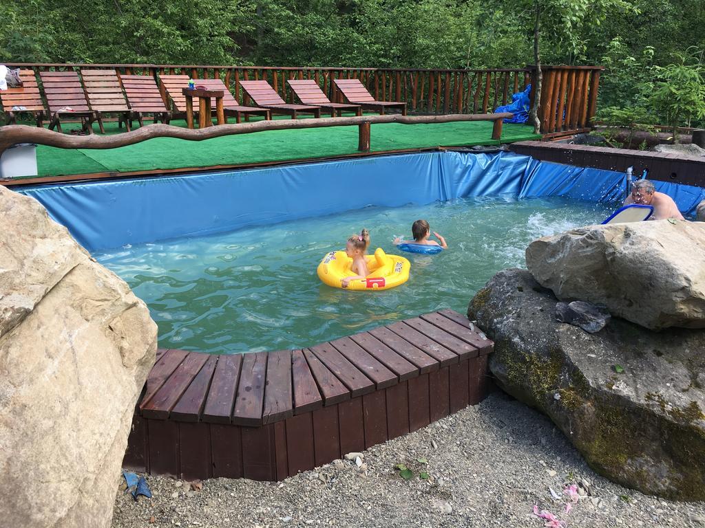 Vatra Hotel Jaremtsje Buitenkant foto